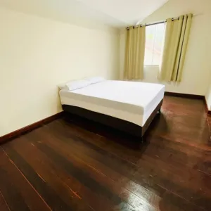 casa em rio das ostras com 4 quartos 300x300 (11)